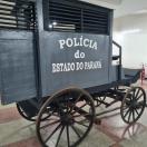 Réplica do veículo condutor de presos. O original foi adquirido em 1905 e utilizado até 1923.