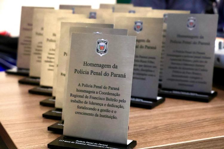 Sistema Penitenciário do Paraná celebra 117 anos com solenidade marcada por homenagens, palestras e reconhecimento institucional