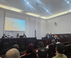 Reitor Ricardo Marcelo Fonseca realizando sua fala na Abertura